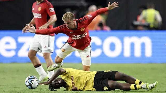Foto: Keok Lagi, Kali Ini MU Dihajar Borussia Dortmund