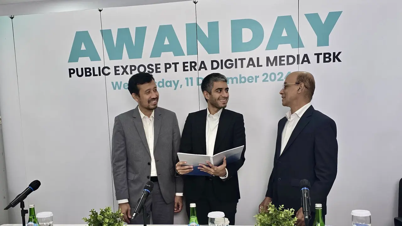 PT Era Digital Media Tbk (AWAN) menggelar public expose di Jakarta. Hadir Direktur Utama AWAN Shaanee P. Harjani, Direktur Keuangan AWAN Soundararajan Venkatachari serta Direktur Eranyacloud Fani Fatullah. (Dok AWAN)