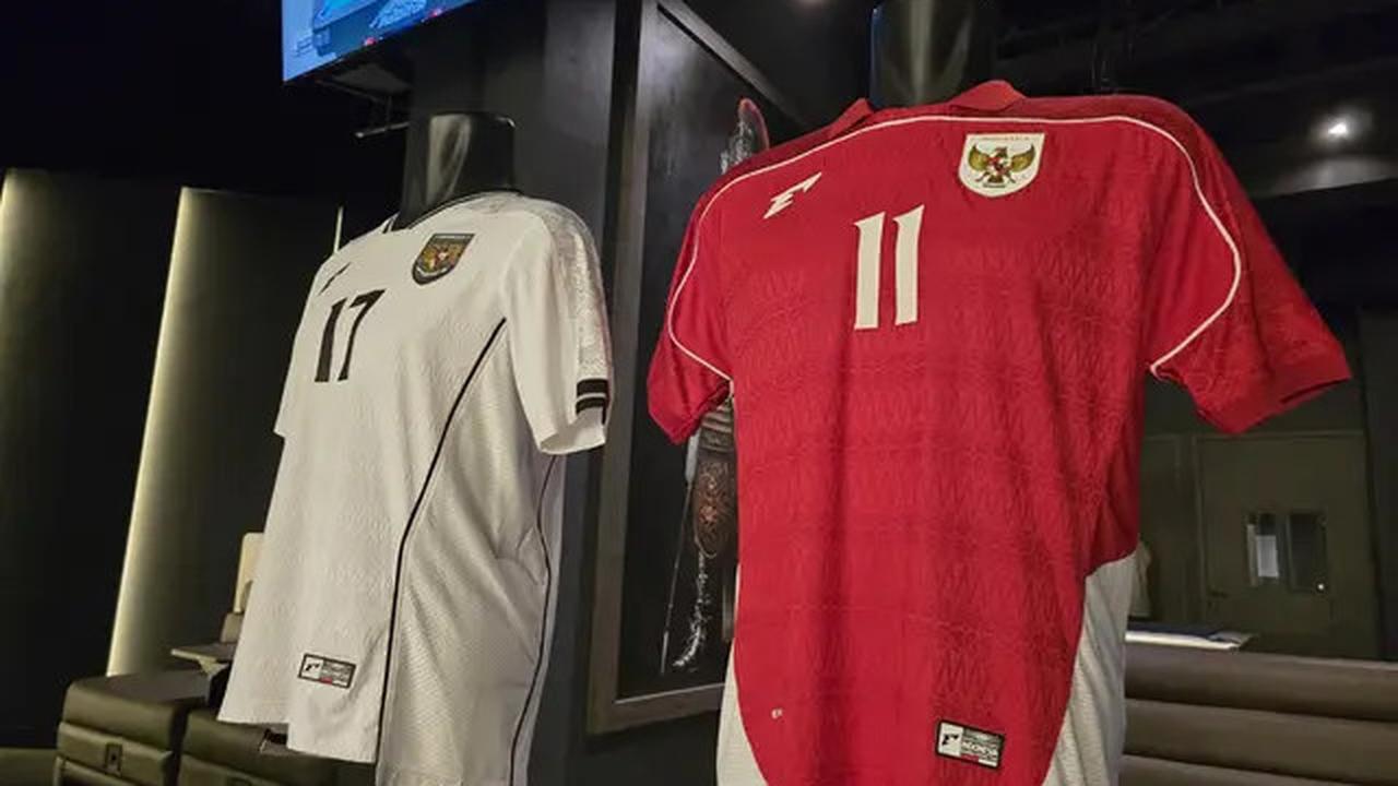 Denny Landzaat Mengagumi Jersey Anyar Timnas Indonesia: Selalu Suka yang Merah, Warna Putih Mewah Setara Real Madrid