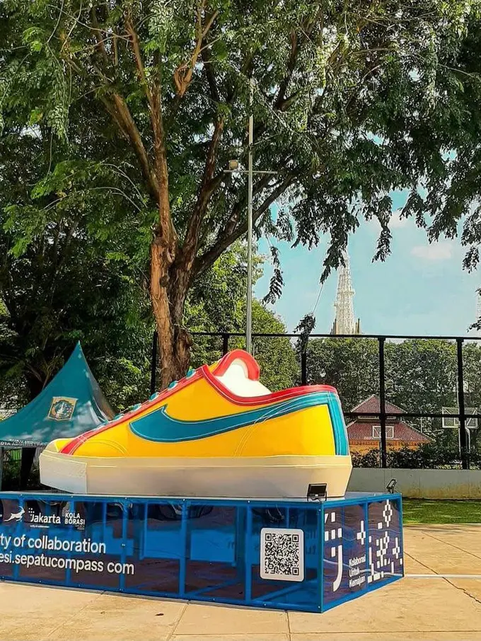 Pemprov DKI Pasang Tugu Sepatu untuk Mempercantik Jakarta