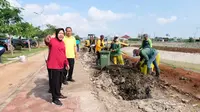 Wali Kota Surabaya Risma Percantik Taman PUPR Pakai Pohon Pelindung dan Kolam