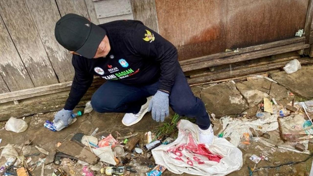 Bupati Sujiwo Pimpin Aksi Bersih Lingkungan Kubu Raya di Pasar Sungai Kakap, Dorong Kesadaran Warga