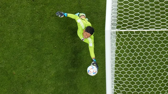 Foto: Aksi Para Kiper Tangguh di Matchday Pertama Fase Grup Piala Dunia 2022, Termasuk Shuichi Gonda Sang 'Wakabayashi' Jepang