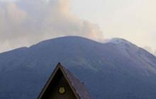Erupsi Gunung Ile Lewotolok Meningkat, Masyarakat Diminta Waspada Longsoran Lava dan Awan Panas