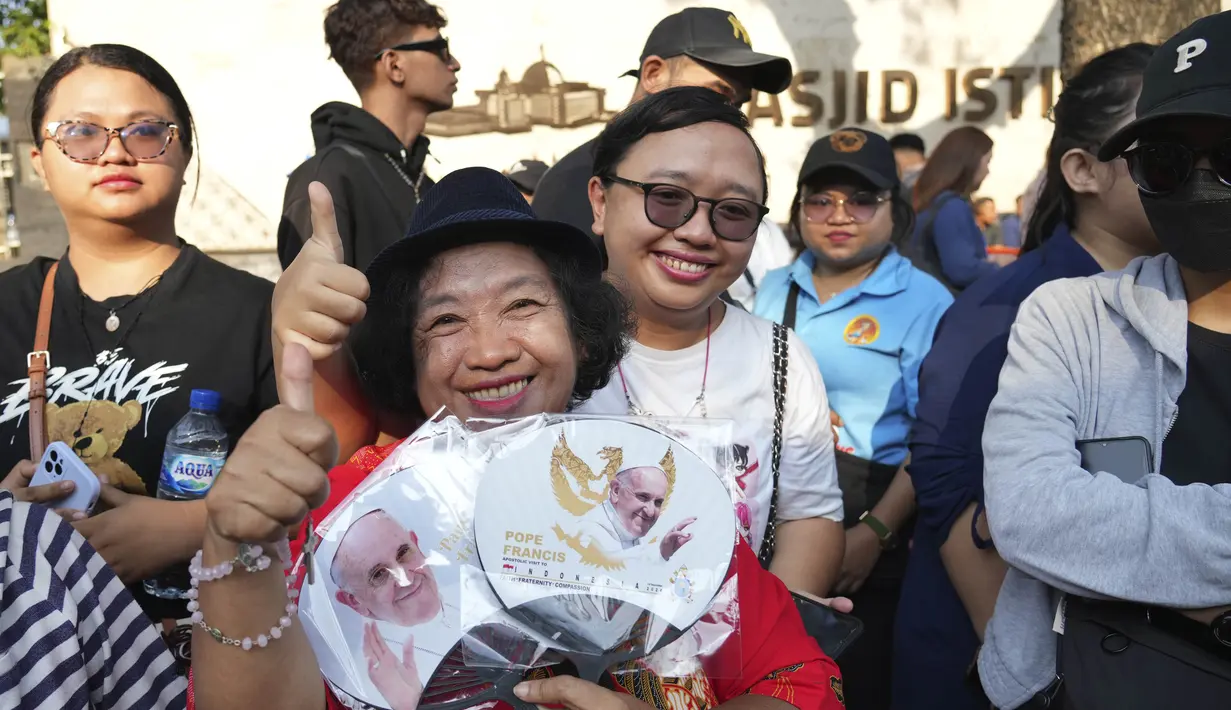 <p>Selanjutnya, Paus akan bertemu dengan tokoh-tokoh antar-agama di Masjid Istiqlal. (AP Photo/Achmad Ibrahim)</p>