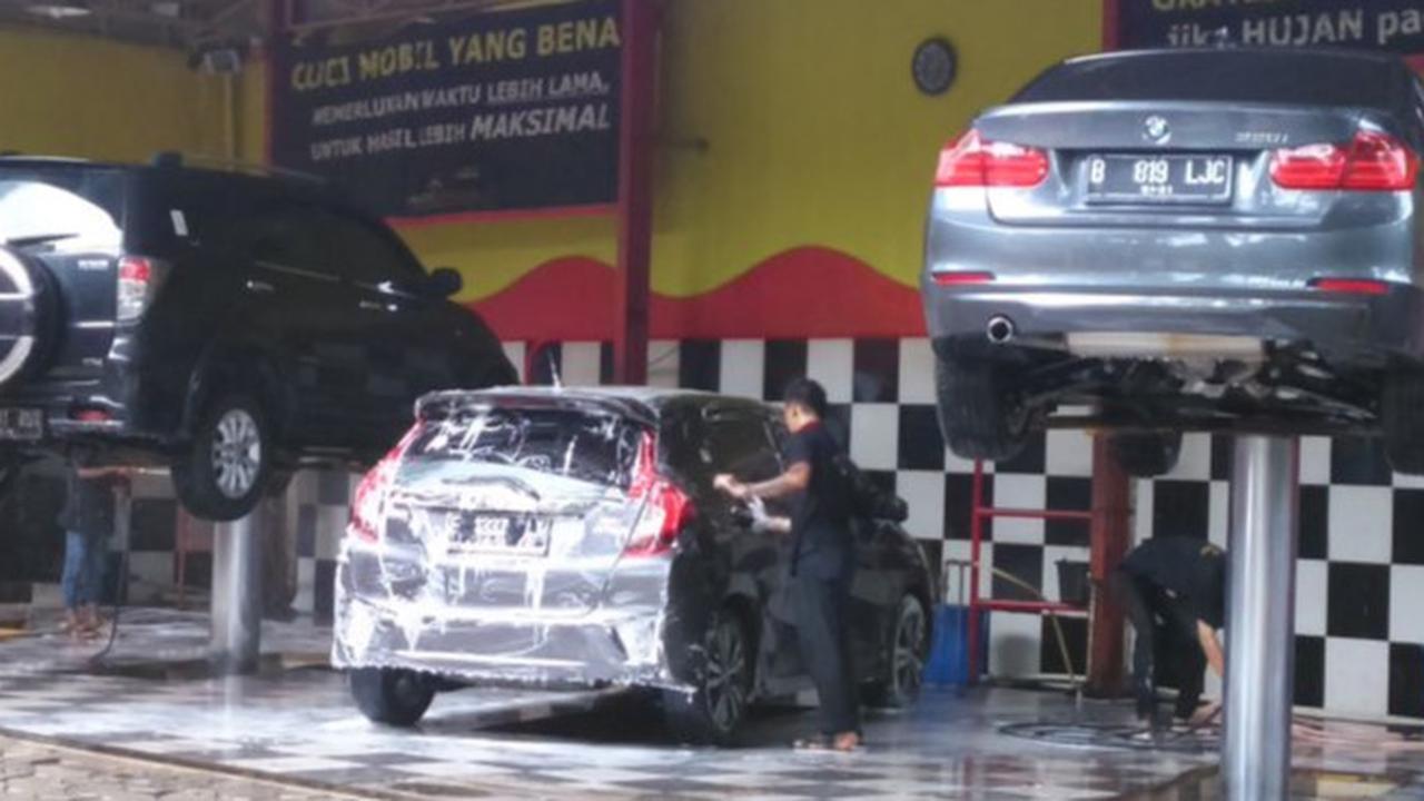 Terungkap! Trik Jitu Cara Mencuci Mobil Sendiri dengan Air Terbatas, Hemat Air Hingga 99%!
