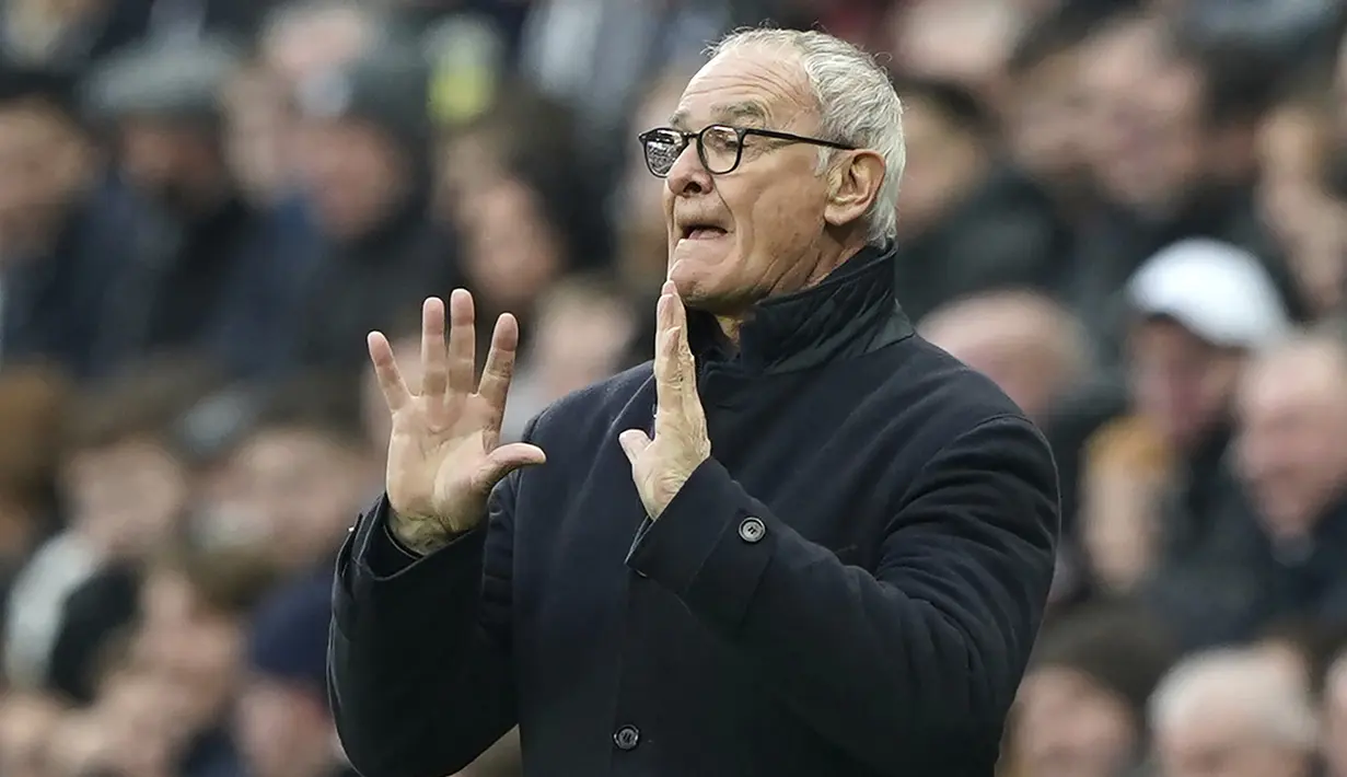 Claudio Ranieri. Pelatih asal Italia berusia 70 tahun ini diikat Watford selama 2 tahun usai menggantikan Xisco yang dipecat pada 3 Oktober 2021. Nyatanya Ranieri hanya bertahan hingga 24 Januari 2022 setelah hanya meraih 2 kemenangan dan 1 imbang dalam 14 laga. (PA via AP/Owen Humphreys)
