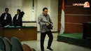 Terdakwa kasus dugaan korupsi pengadaan alat simulator SIM Budi Susanto tertunduk lesu usai Hakim Pengadilan Tipikor mengetuk palu (Liputan6.com/Helmi Fithriansyah)