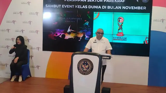 Vinsensius Jemadu dalam The Weekly Brief with Sandi Uno yang digelar secara hybrid pada Senin, 6 November 2023.