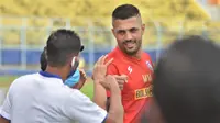 Pemain asing Arema FC, Caio Ruan. (Bola.com/Iwan Setiawan)
