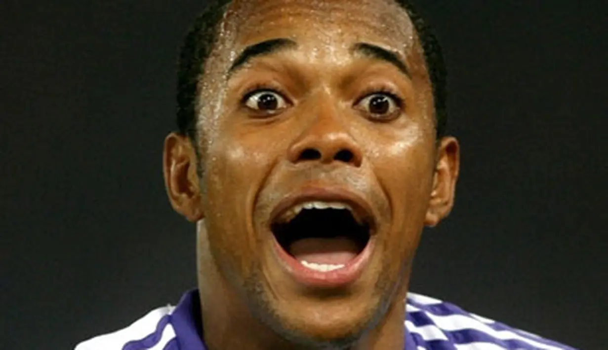 Real Madrid&#039;s Robinho reacts during a Spanish league football match against Almeria at the Mediterraneo Stadium in Almeria on February 2, 2008. AFP PHOTO/JOS&Eacute; LUIS ROCA 