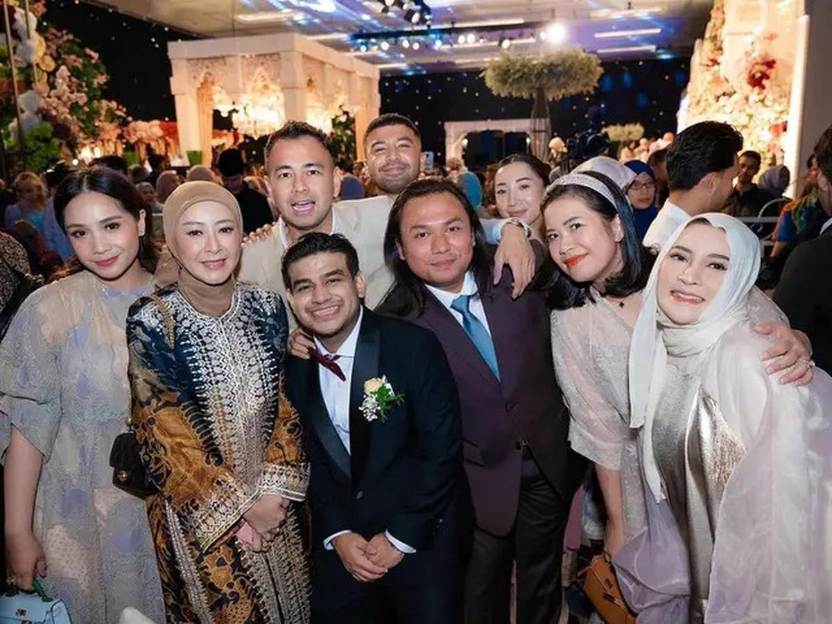 Glamor dan Elegan, Ini Gaya Nagita Slavina Tampil Memesona di Acara Kondangan