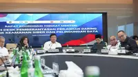 Menteri Koordinator Bidang Politik dan Keamanan (Menko Polkam), Budi Gunawan saat memimpin rapat yang membahas penanganan judi online di Kantor Kementerian Komunikasi dan Digital (Komdigi), Jakarta Pusat, Kamis (21/11/2024). (Ist)