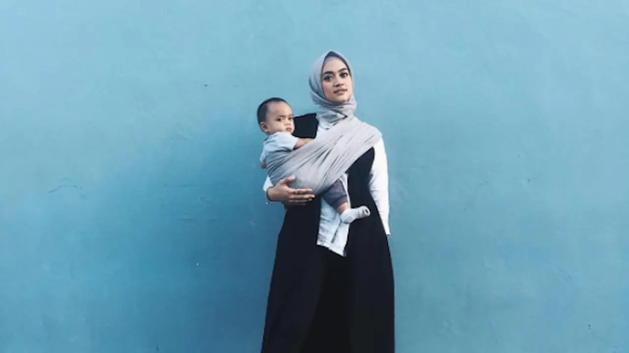 [Bintang] Gaya hijab ala Ayudia Bing Slamet