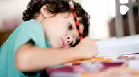 Anak Dapat PR Sekolah Seabrek, Bisa Berdampak Buruk Bagi Keluarga