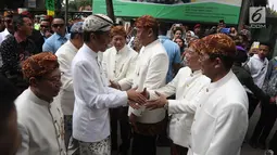 Presiden Joko Widodo (Jokowi) bertemu dengan Paguyuban Pasundan di kota Bandung,  Minggu (11/11). Dalam pertemuan itu, Jokowi diberi gelar Pinisepuh sebagai penghormatan atas pengabdian penuh yang berjasa ke negara dan bangsa. (Liputan6.com/Angga Yuniar)
