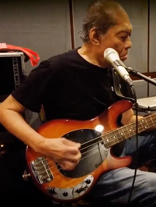 Donny Fattah mengaku, setelah pemasangan ring di jantungnya, ia rutin mengonsumsi 21 obat setiap hari.Akibat obat yang dikonsumsi, ada obat yang membuat ototnya melemah yang kemudian menggangu aktivitasnya. Setelah itu, ia juga membantunya dengan menjalani terapi. [Instagram/godblessrocks]