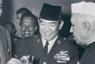 Soekarno bersama Gamal Abdul Nasser dan Jawaharlal Nehru. &copy;2015 Merdeka.com