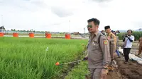 Menteri Pertanian, Syahrul Yasin Limpo, saat meninjau kesiapan Pekan Nasional (Penas) XVI Petani dan Nelayan di Padang.