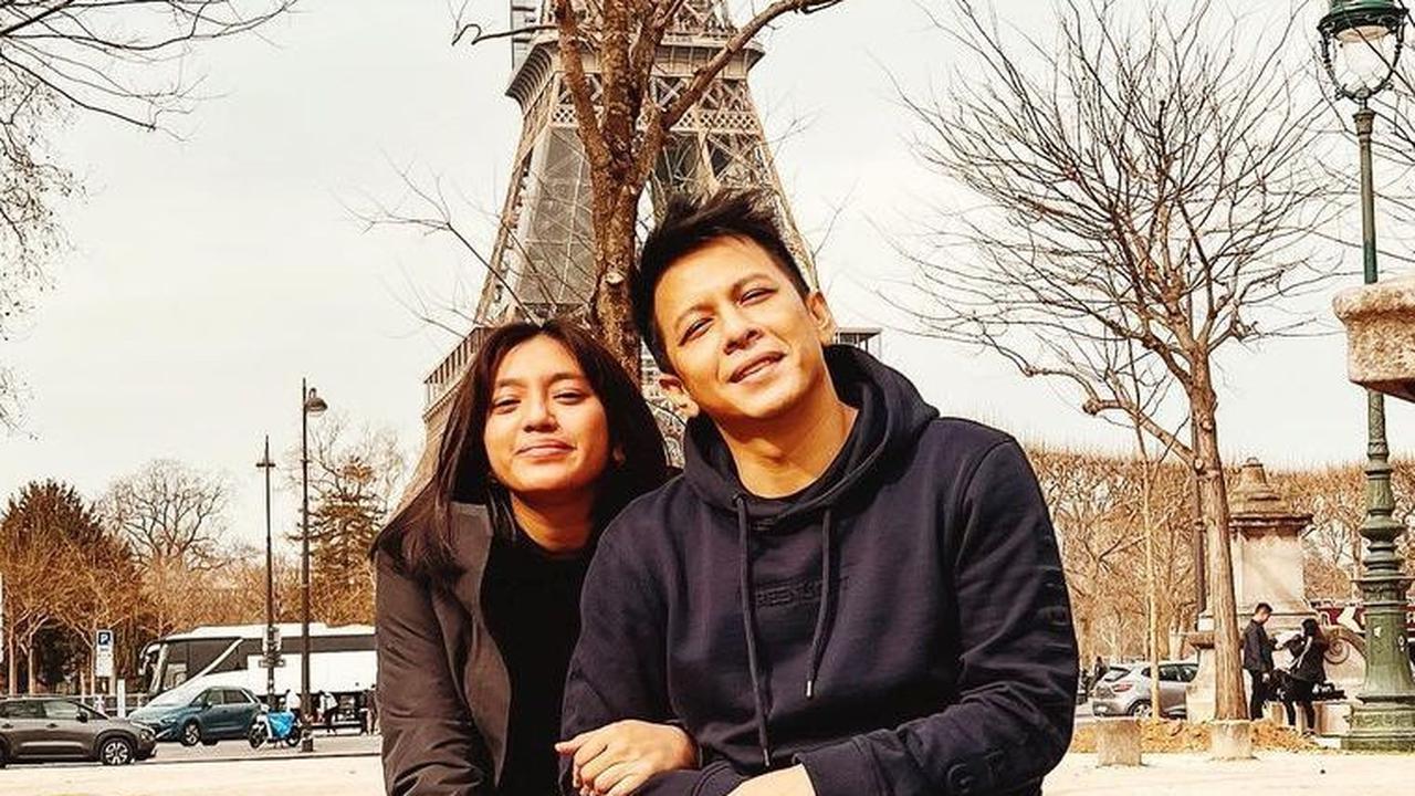 Seorang penonton mengabadikan aksi Alleia mengantre tiket hingga viral di media sosial. <br>Alleia tak menyangka aksinya itu viral di media sosial dan menjadi perbincangan publik