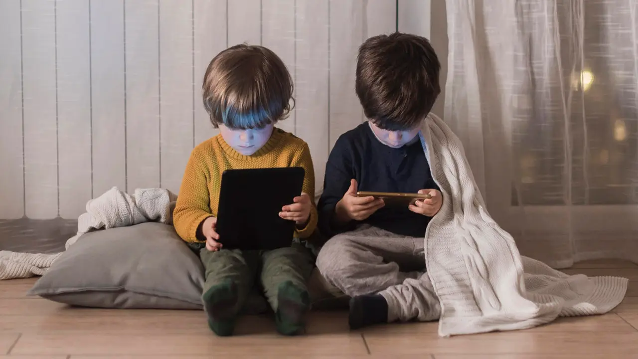Digital Detoks untuk Anak, Cara Bijak Mengurangi Screen Time Tanpa Drama
