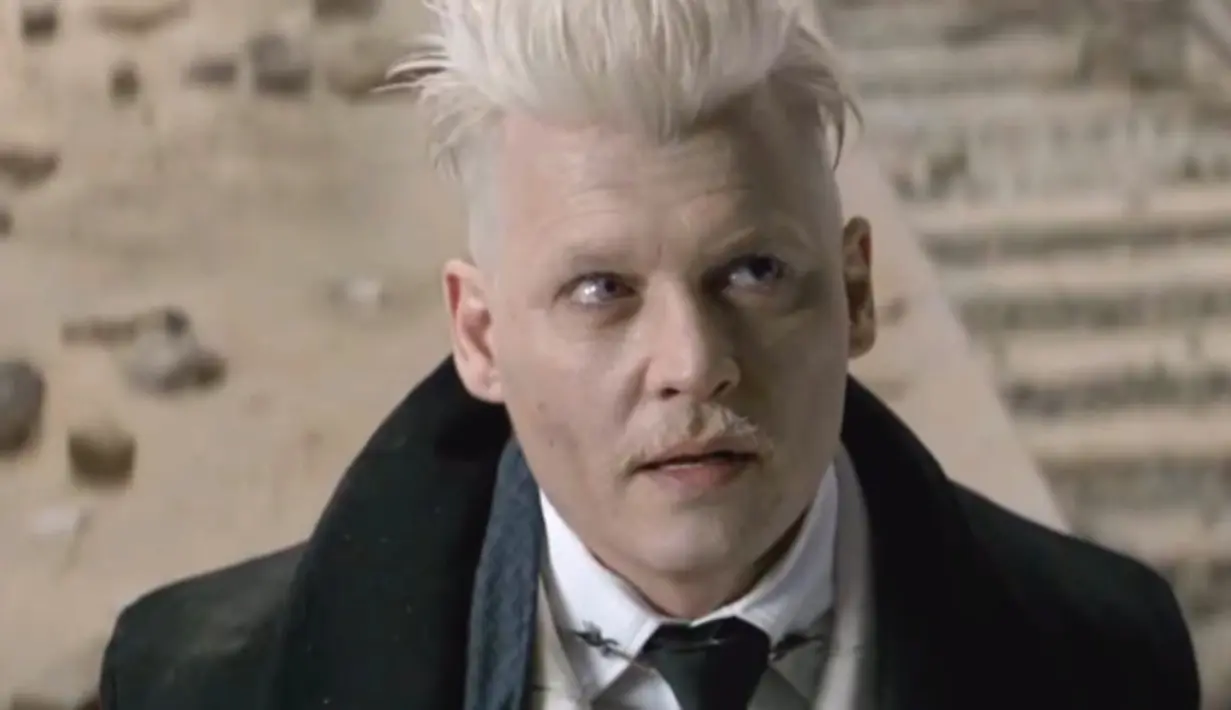 Di luar dari kasus kekerasan yang melibatkan Johnny Depp, apakah kamu bahwa tokoh Grindelwald cocok diperankan oleh mantan suami Amber Heard tersebut? (Bustle)