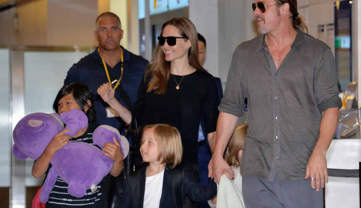 Menurut Jolie, anak-anaknya sangat trauma lantaran kejadian di pesawat jet pribadinya beberapa waktu lalu. Terapi yang dijalaninya selama ini ternyata tidak bekerja dengan baik. (AFP/Bintang.com)