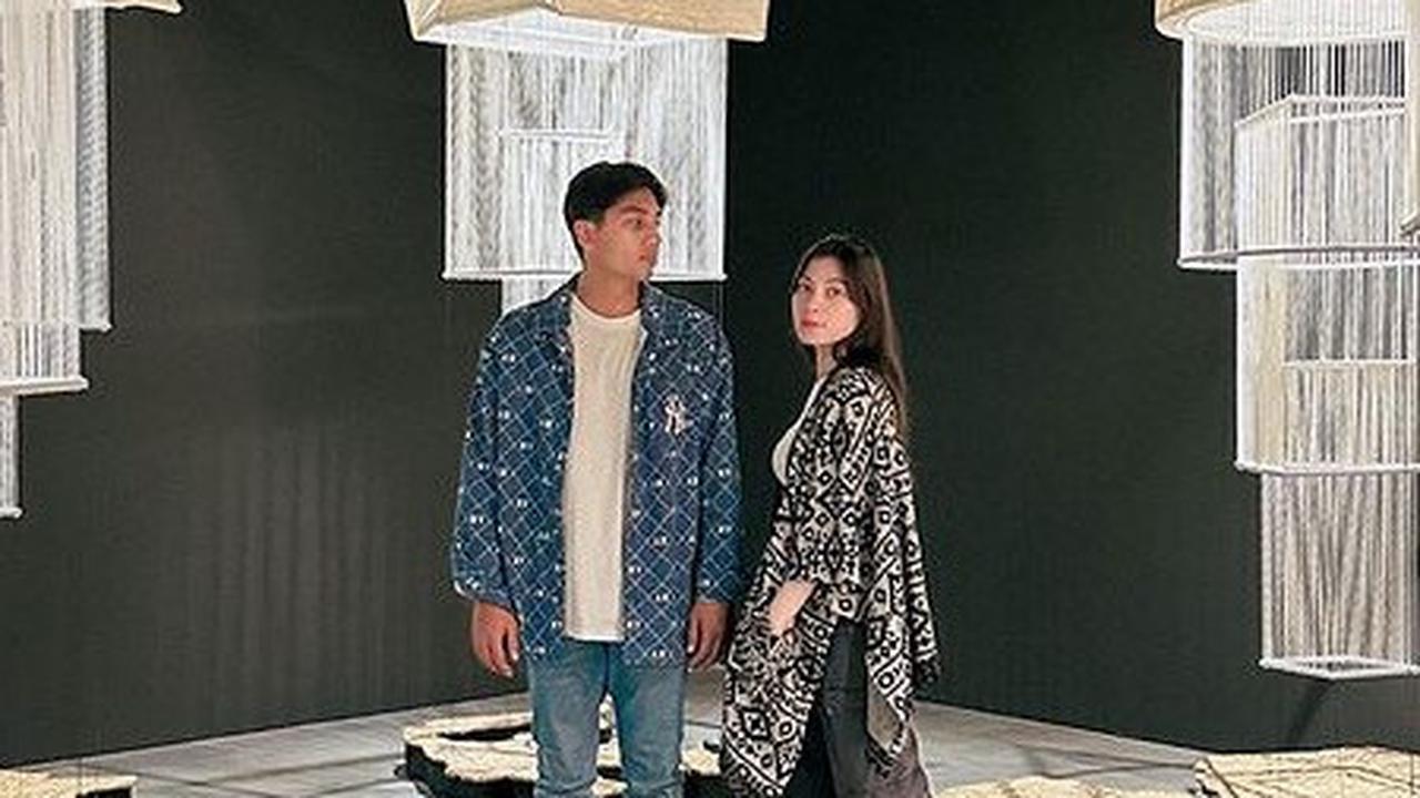 Alih-alih hubungannya terancam karena godaan lawan jenis di lokasi syuting, Haviza dan Harris terus terlihat romantis. Keduanya kerap jalan berdua menghabiskan waktu bersama.