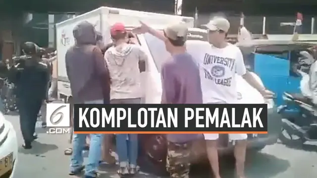 Aksi premanisme terjadi di areal Pasar Tanah Abang, Jakarta Pusat. Polisi akhirnya menangkap para pelaku. Dua preman diringkus pada Kamis, 5 September 2019 pukul 13.45 WIB.