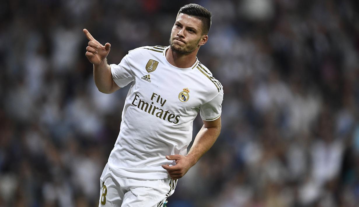 5. Luka Jovic - Penyerang Real Madrid ini sempat dikabarkan siap berganti berseragam Manchester United pada jendela transfer bursa musim panas ini. Manchester United berencana meminjam Jovic, namun Jovic tetap bertahan di Madrid. (AFP/Oscar Del Pozo)