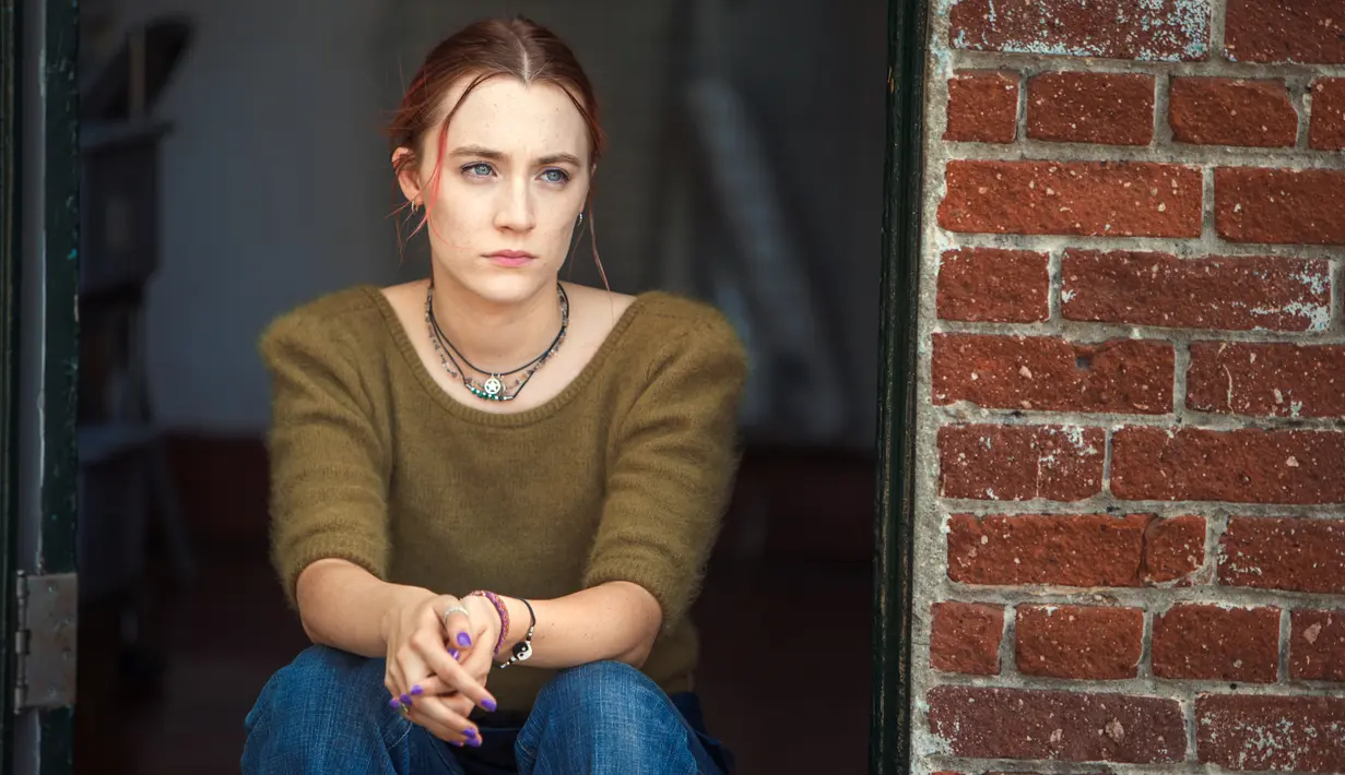 Pembacaan nominasi Oscar 2018 menyelipkan nama Saoirse Ronan di deretan Actress Leading Role (Aktris Utama Terbaik) tahun ini. Ronan bersinar tahun ini lewat perannya dalam film Lady Bird. (Merie Wallace/A24 via AP)