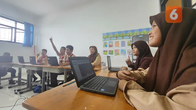 Peserta Didik Disabilitas Berhak Belajar Teknologi, Intip Keseruannya di SLBN 11 Jakarta
