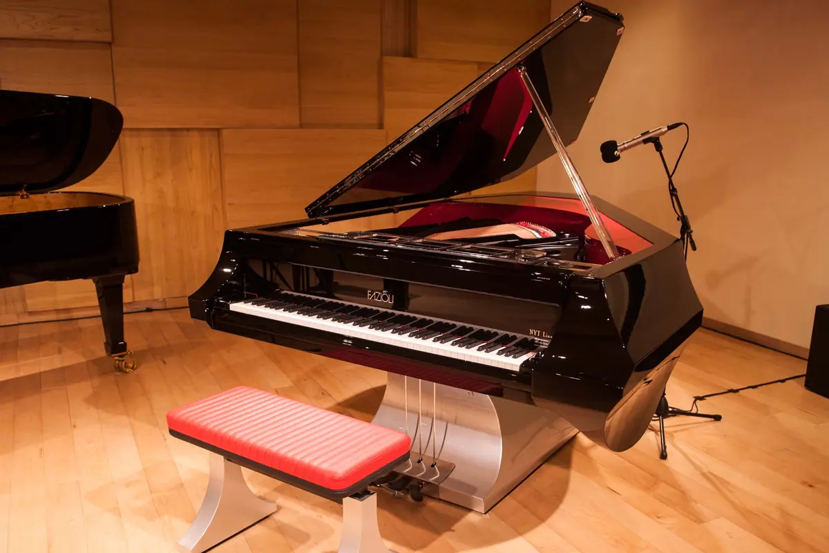 Piano yang dibuat oleh Paolo Fazioli 