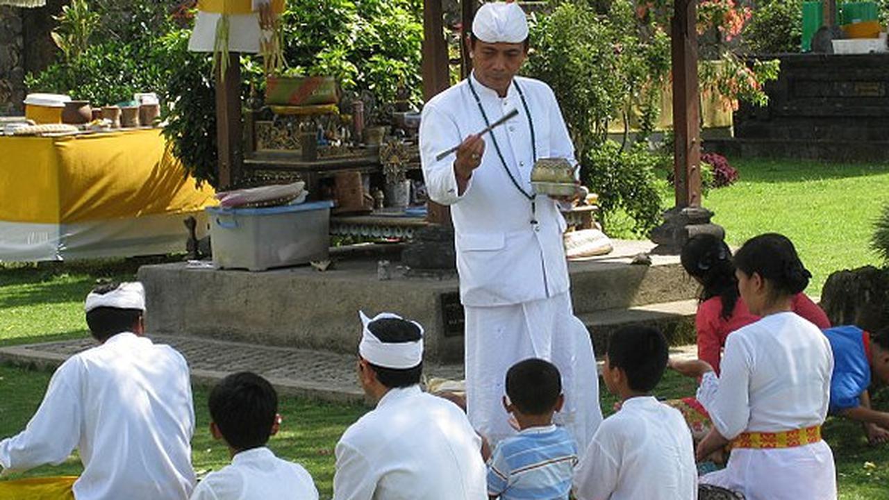 Pura yang berdiri di bekas kerajaan pajajaran