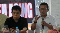 Suasana dialog Pansus Freeport dan Skandal Penguasaan SDA oleh Asing di kawasan Tebet, Jakarta, Minggu (20/12/2015). Keberadaan Pansus Freeport dibutuhkan untuk membongkar kebobrokan kontrak karya Freeport. (Liputan6.com/Faisal R Syam)