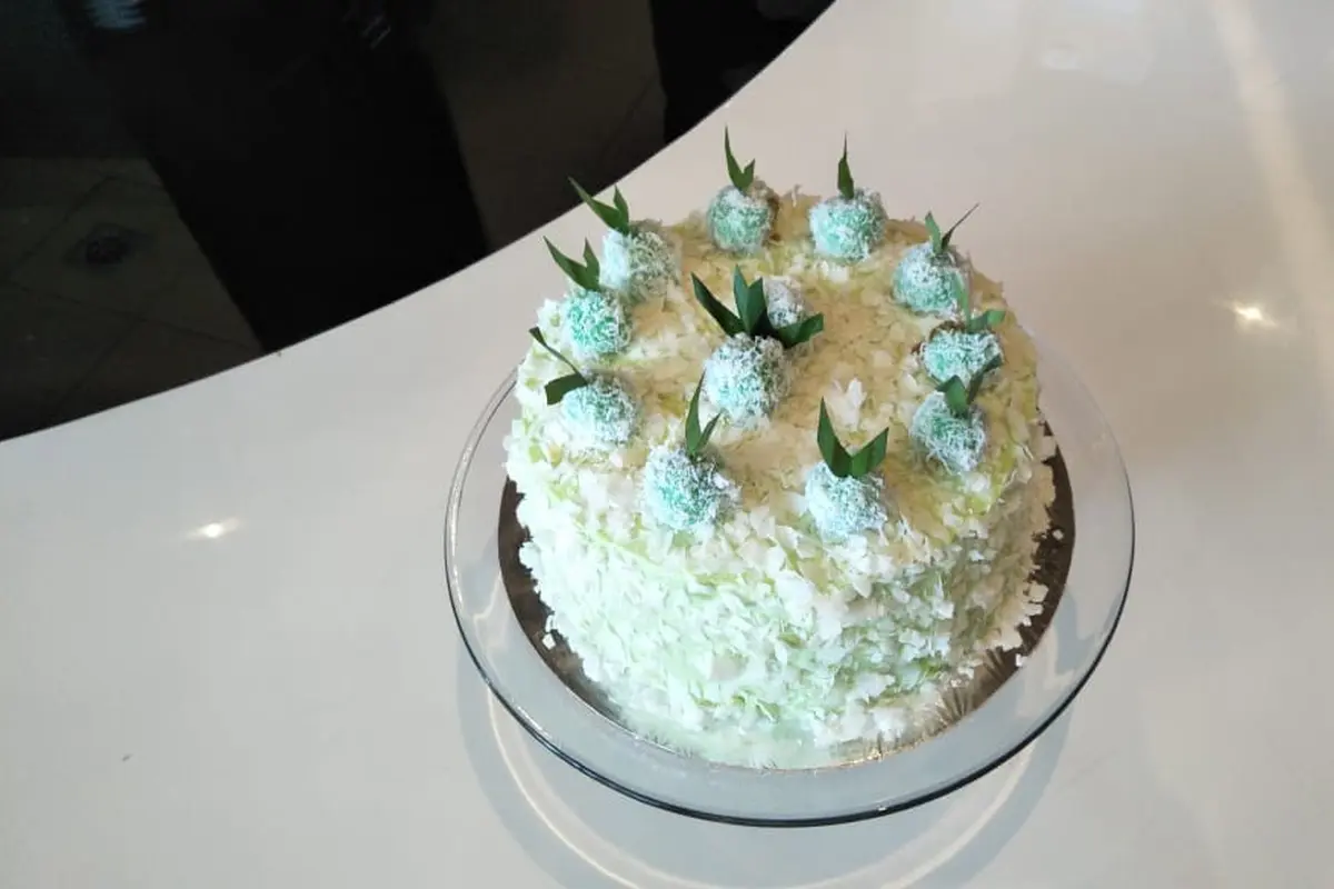 Klepon Cake dari Desiree Sitompoel di Toby's Estate