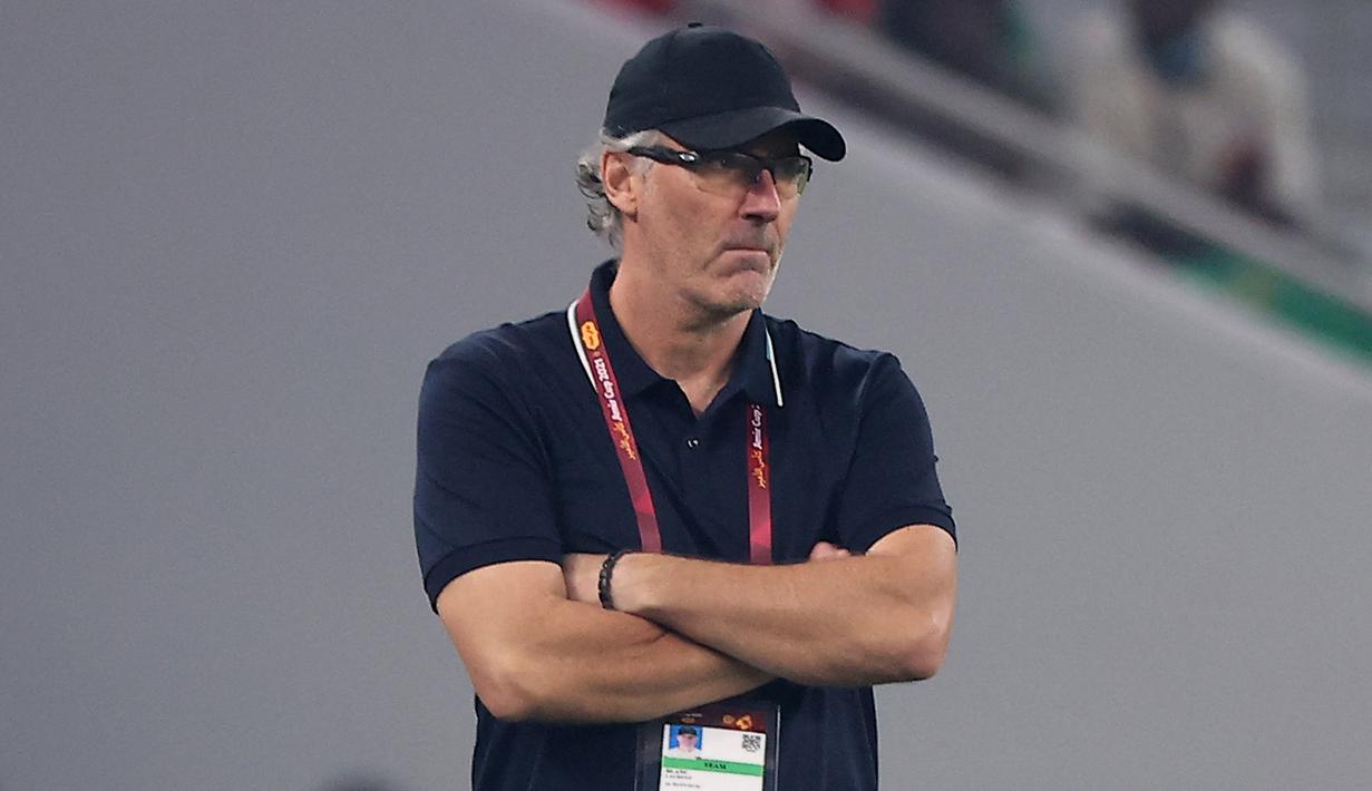 Laurent Blanc. Ia berseragam Inter Milan selama dua musim, 1999/2000 hingga 2000/2001. Usai pensiun di Manchester United pada 2003, ia memulai karier pelatihnya pada 2007. Klub-klub yang pernah dibesutnya adalah Bordeaux, Timnas Prancis, PSG dan kini bersama Al-Rayyan. (AFP/Karim Jaafar)