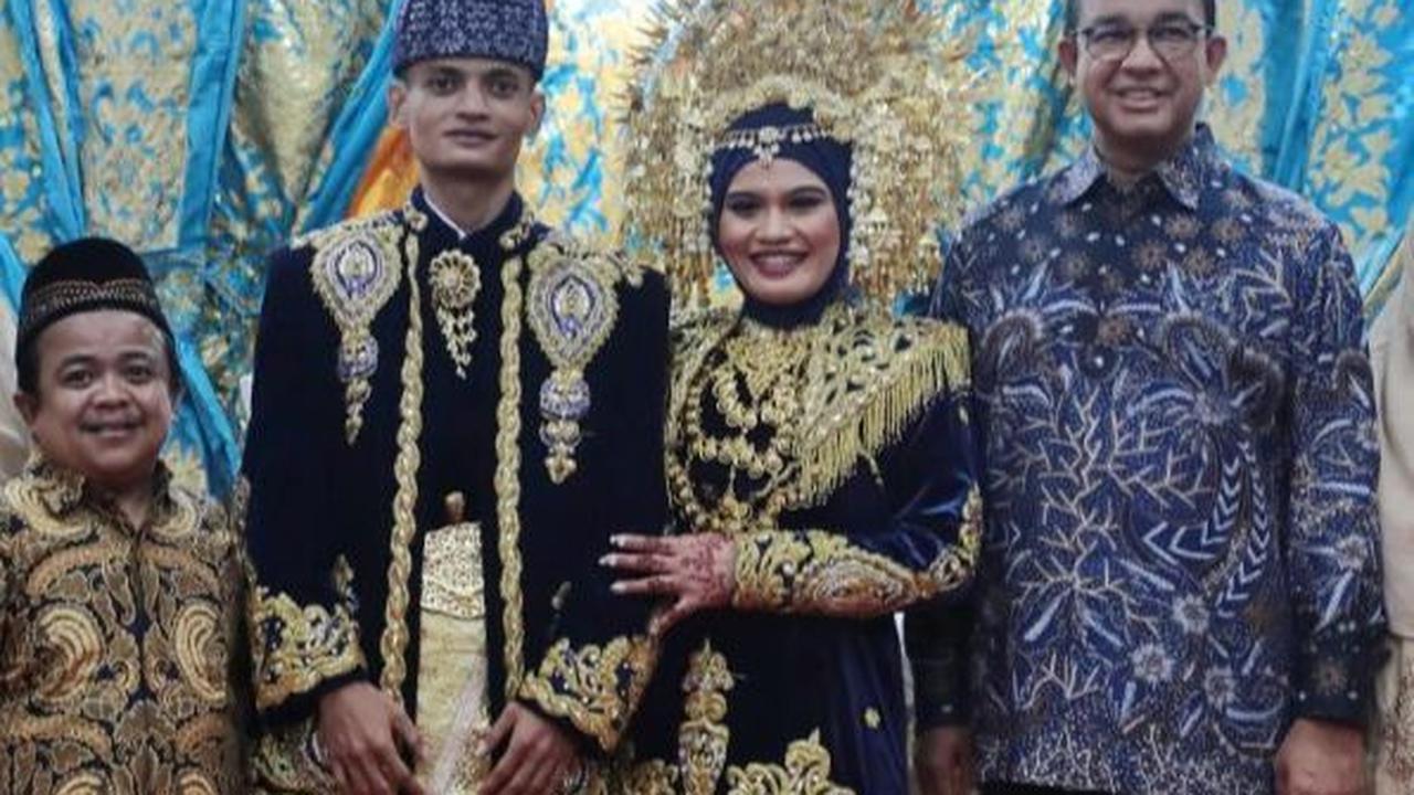 Momen Anies Hadiri Pernikahan Warga Kampung Akuarium