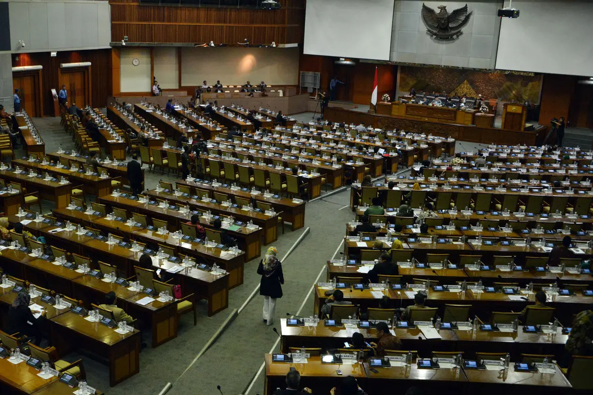 20161215- Rapat Paripurna Penutupan Masa Sidang II Resmi Masukkan UU MD3 dalam Prolegnas 2016-Johan Tallo
