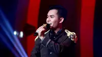 Penampilan Frans D'Academy, kontestan asal Jakarta malam ini, Rabu (26/3/2014).