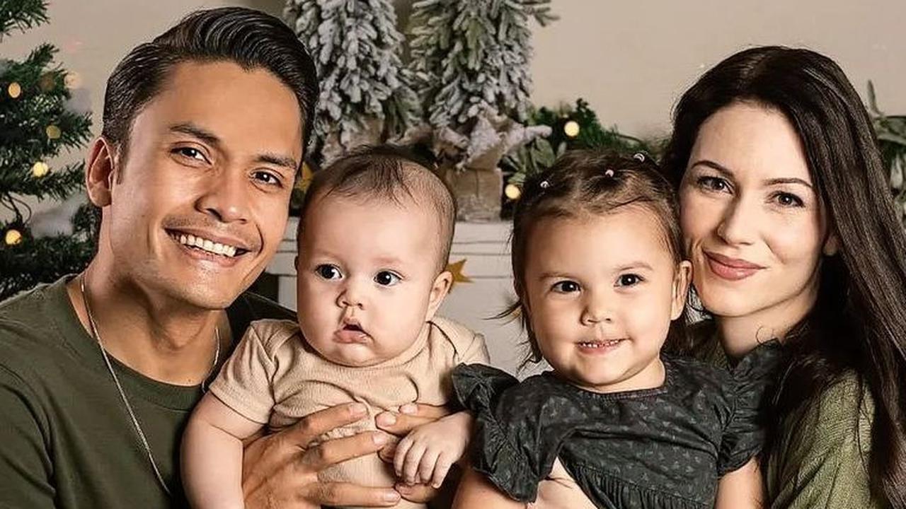 Paras Anak Kedua Randy Pangalila Terlihat Makin Bule, Ini Foto-Fotonya
