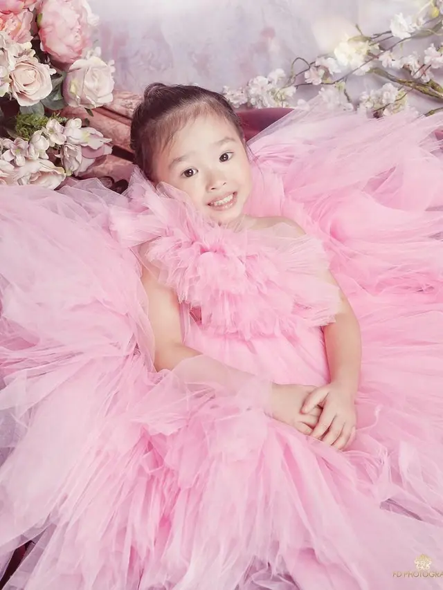 Pandai Berpose, Ini 6 Gaya Thalia Putri Onsu yang Paling Menggemaskan