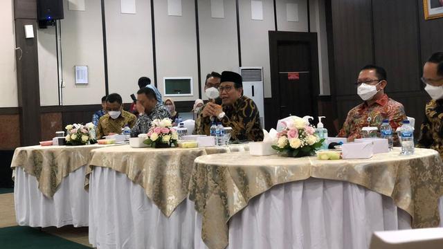 Menteri Desa PDTT Abdul Halim Iskandar, dalam acara ngopi bareng Gus Menteri di Kantor Kemendes PDTT, Jakarta (11/8/2022).