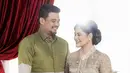 Detail siluet peplum juga menambah kesan modern pada tampilan.  [Foto: Instagram/ Kahiyang Ayu]