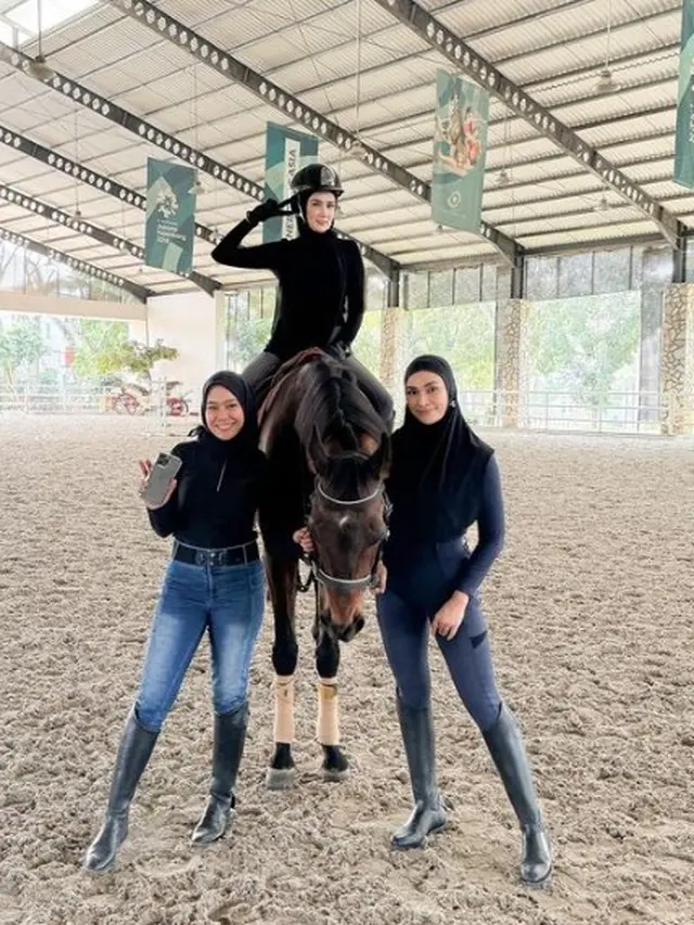 Mulan Jameela berkuda (Instagram/mulanjameela1)