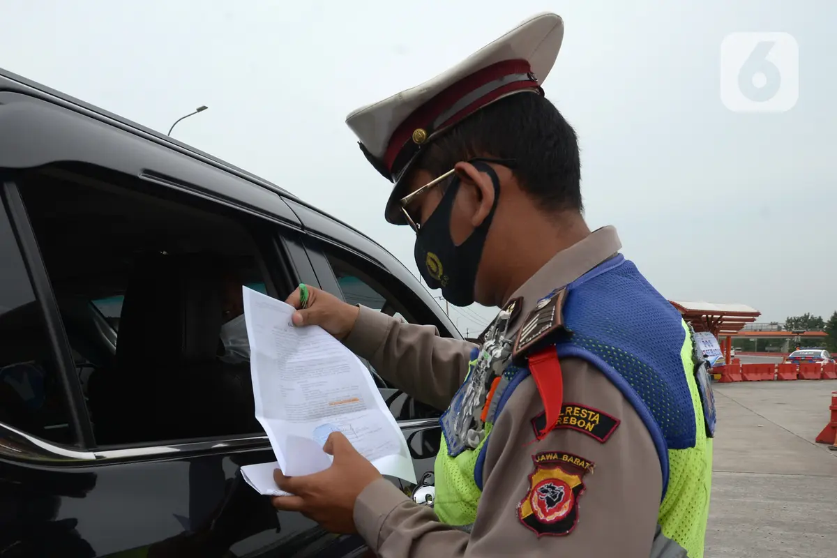 FOTO: Ada Larangan Mudik, Gerbang Tol Palimanan Terpantau Sepi