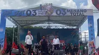 Capres Ganjar Pranowo di acara Hajatan Rakyat di Pangreh Praja Sepinggan, Balikpapan Selatan, Kalimantan Timur, Selasa (6/2/2024). (Liputan.com/ Muhammad Radityo Priyasmoro)