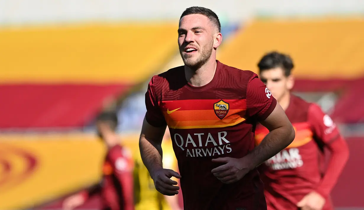 Jordan Veretout. Gelandang Prancis berusia 29 tahun yang kini memasuki musim ke-3 bersama AS Roma ini nilai pasarnya menurun 8 juta euro dari 30 juta euro menjadi 22 juta euro. Musim ini ia telah tampil 37 laga di semua ajang dengan torehan 4 gol dan 9 assist. (AFP/Alberto Pizzoli)