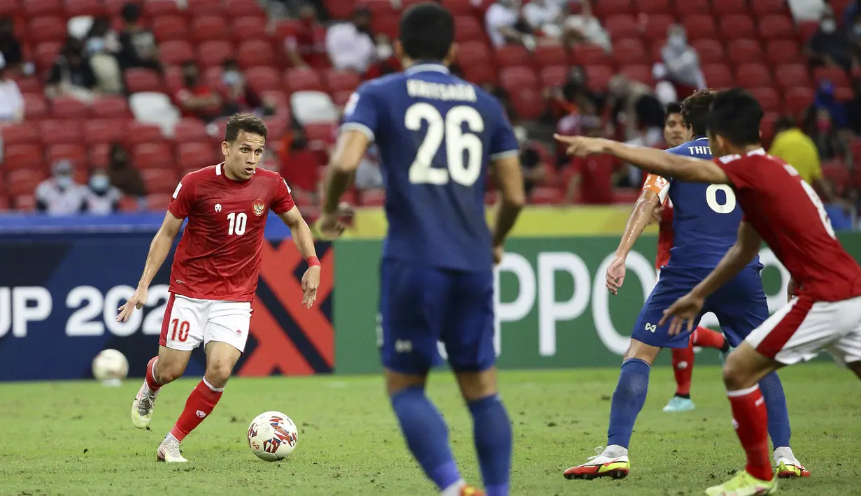 Pada menit ke-63 Egy Maulana Vikri dimasukkan pelatih Shin Tae-yong menggantikan Ricky Kambuaya untuk meningkatkan serangan akibat stamina Ricky Kambuaya yang mulai kelelahan. (AP/Suhaimi Abdullah)