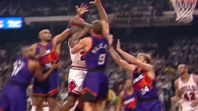 Berita Video flashback NBA, saat Michael Jordan yang membela Chicago Bulls cetak 55 poin melawan Phoenix Suns tahun 1993